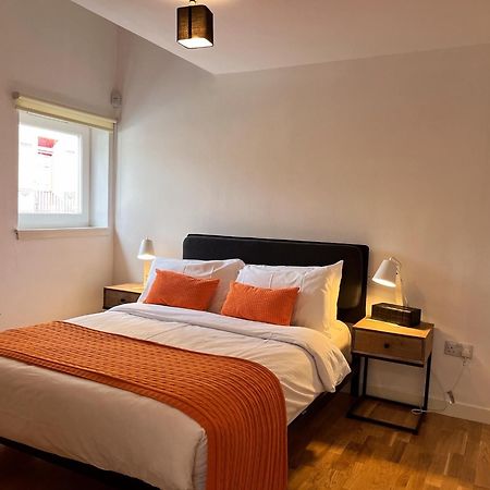 2 Bed 2 Bath With Private Parking Apartment เอดินบะระ ภายนอก รูปภาพ