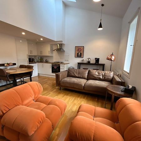 2 Bed 2 Bath With Private Parking Apartment เอดินบะระ ภายนอก รูปภาพ