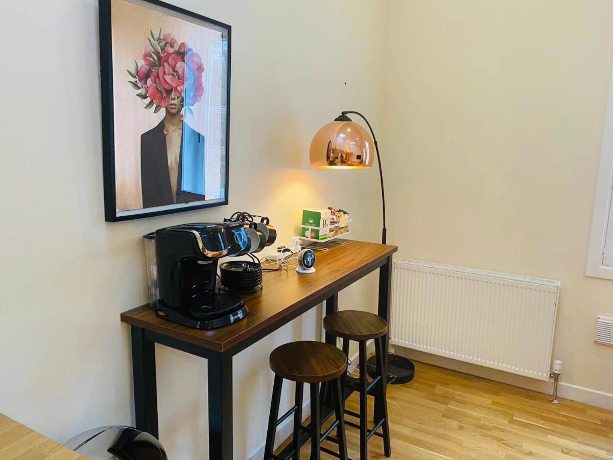 2 Bed 2 Bath With Private Parking Apartment เอดินบะระ ภายนอก รูปภาพ