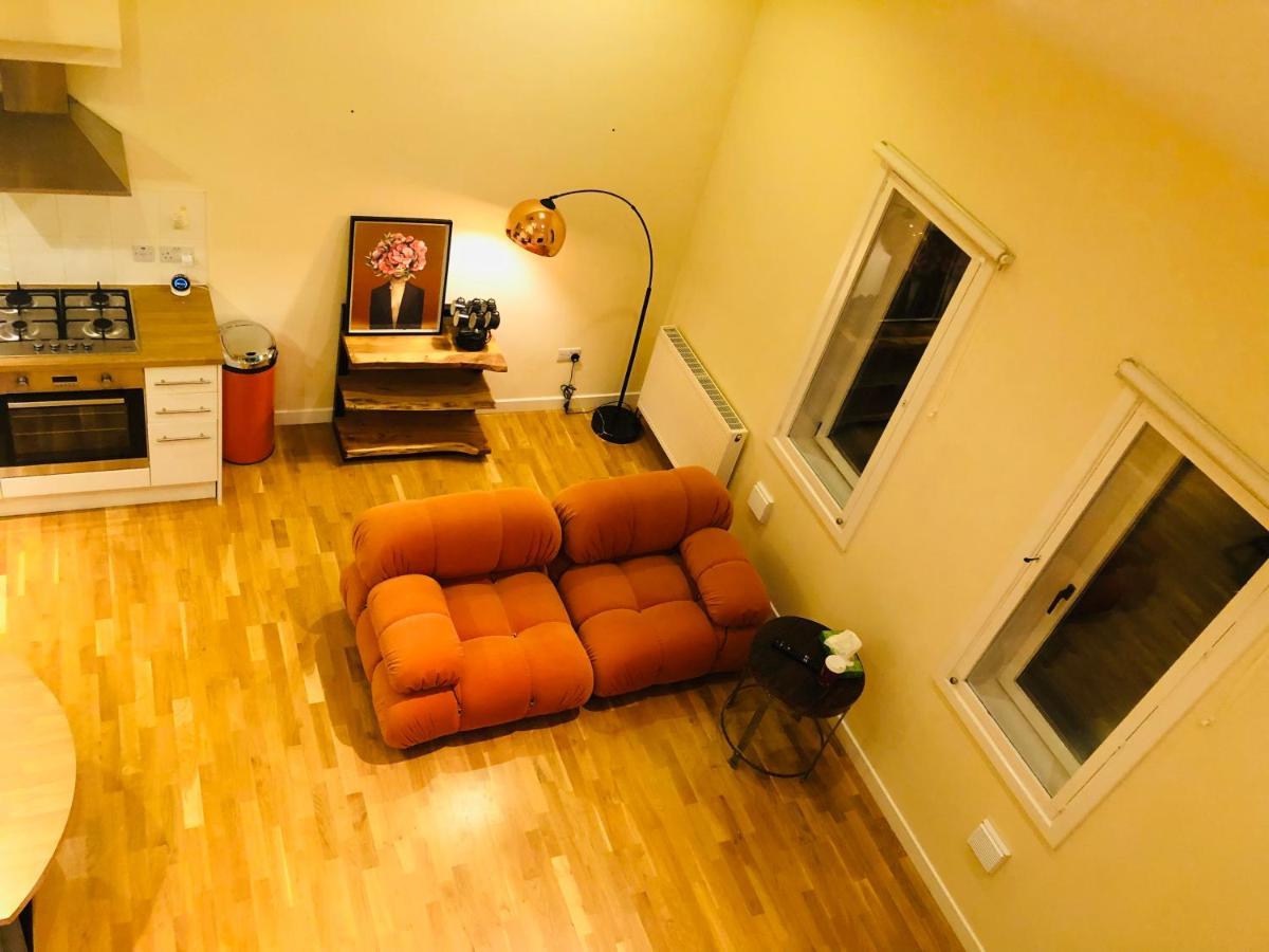 2 Bed 2 Bath With Private Parking Apartment เอดินบะระ ภายนอก รูปภาพ