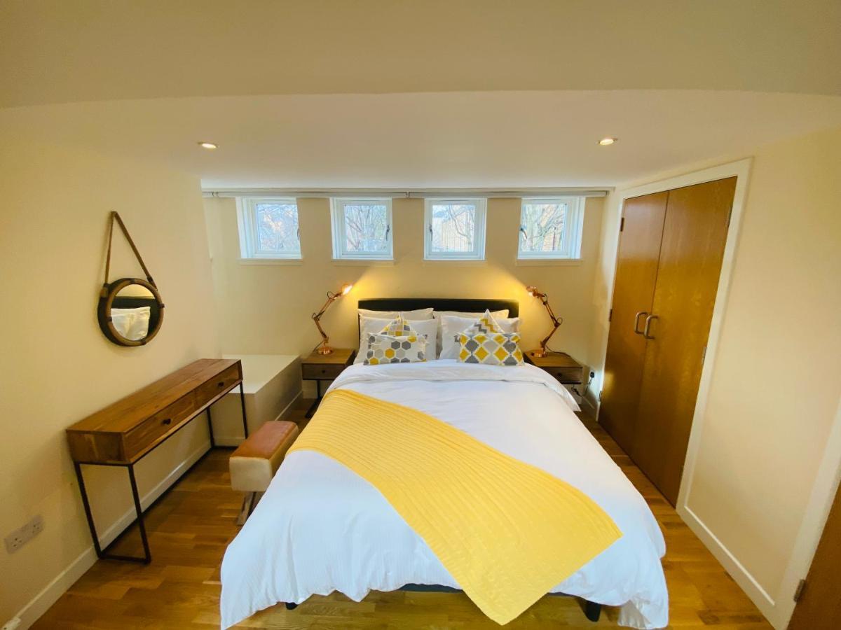 2 Bed 2 Bath With Private Parking Apartment เอดินบะระ ภายนอก รูปภาพ