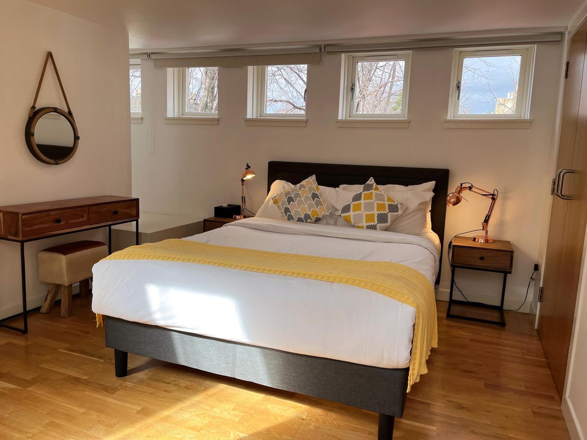 2 Bed 2 Bath With Private Parking Apartment เอดินบะระ ภายนอก รูปภาพ