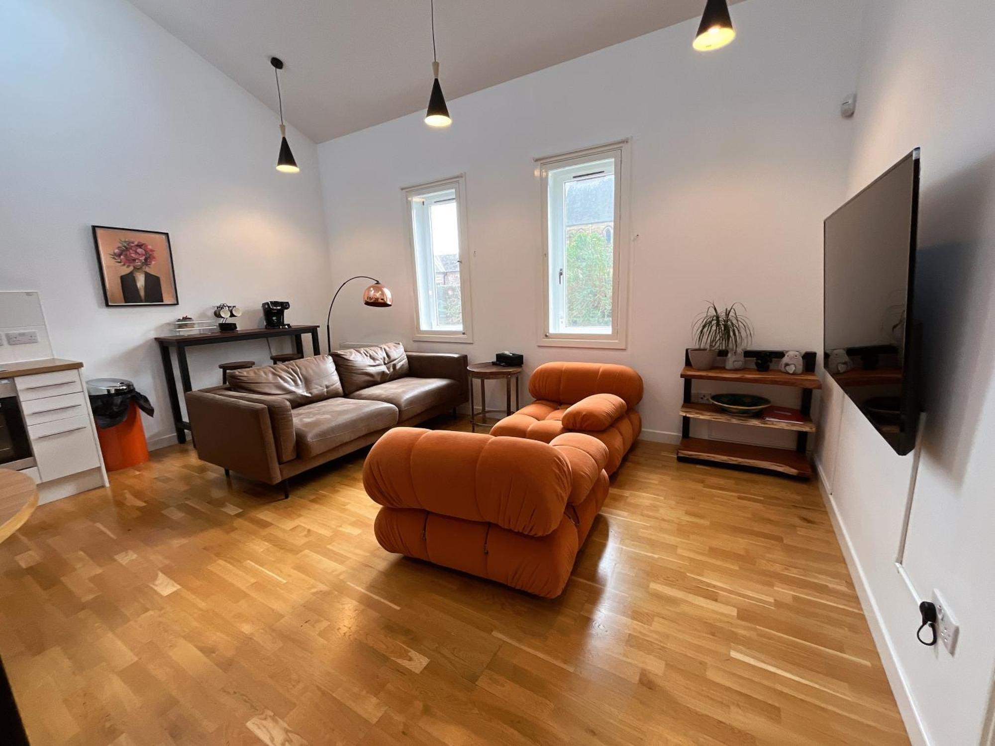 2 Bed 2 Bath With Private Parking Apartment เอดินบะระ ภายนอก รูปภาพ